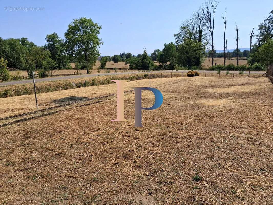 Maison a renover - photo 3