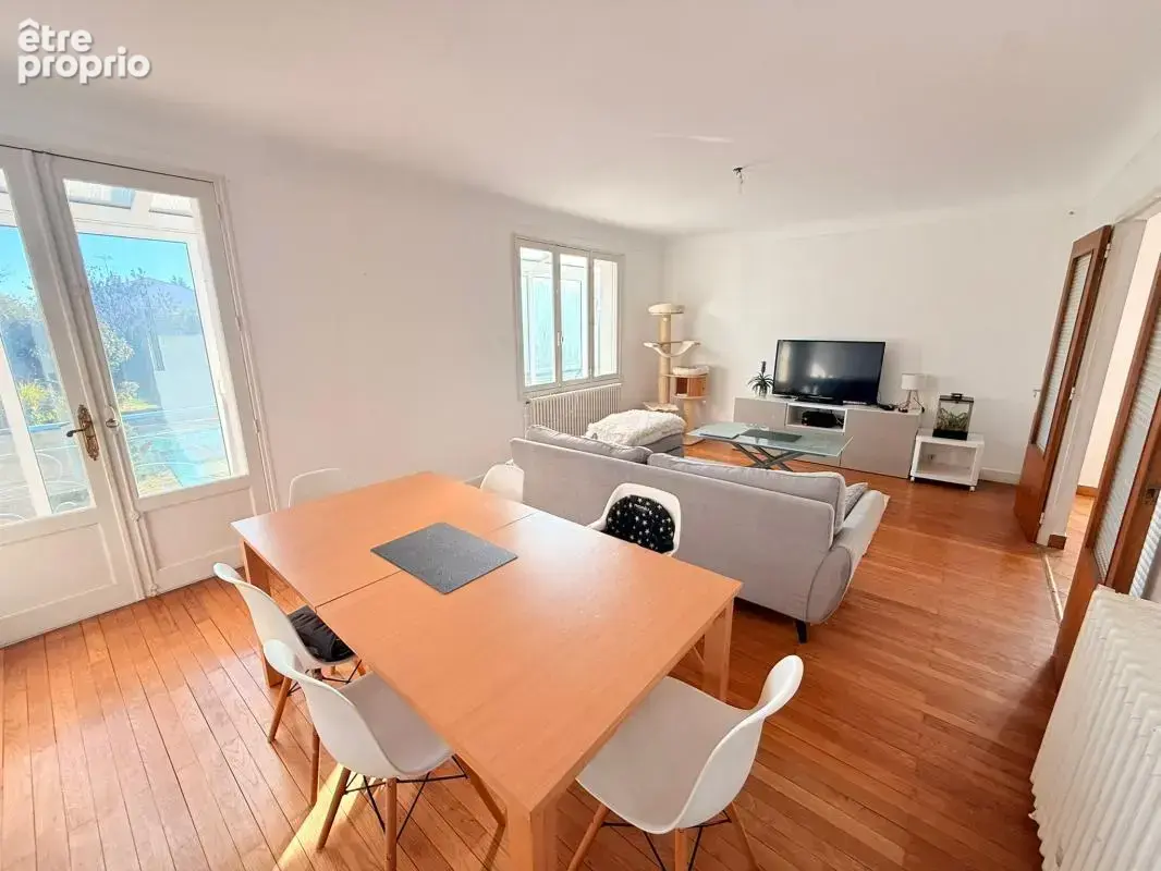 Maison Surgeres 6 pièce(s) 135 m2 - photo 2