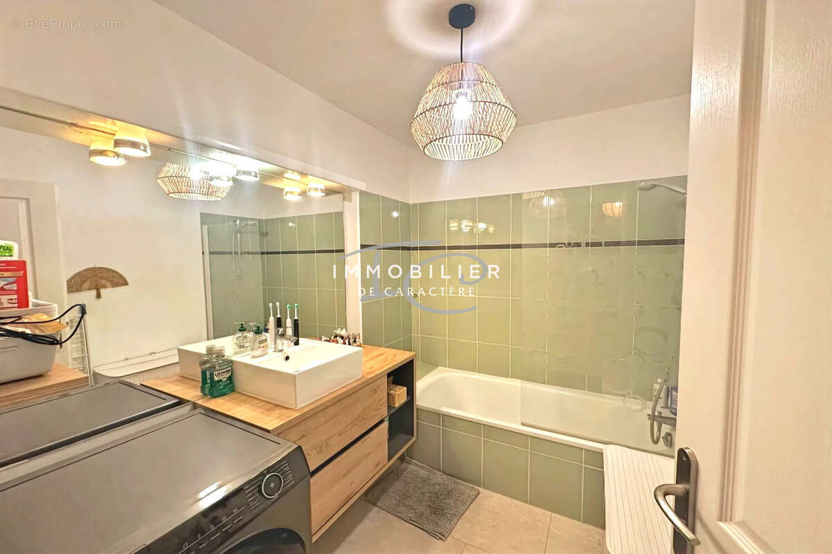 Appartement à LA CROIX-VALMER
