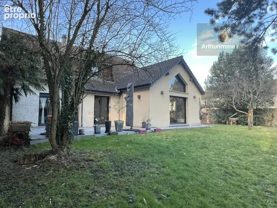 Maison à LES ESSARTS-LE-ROI