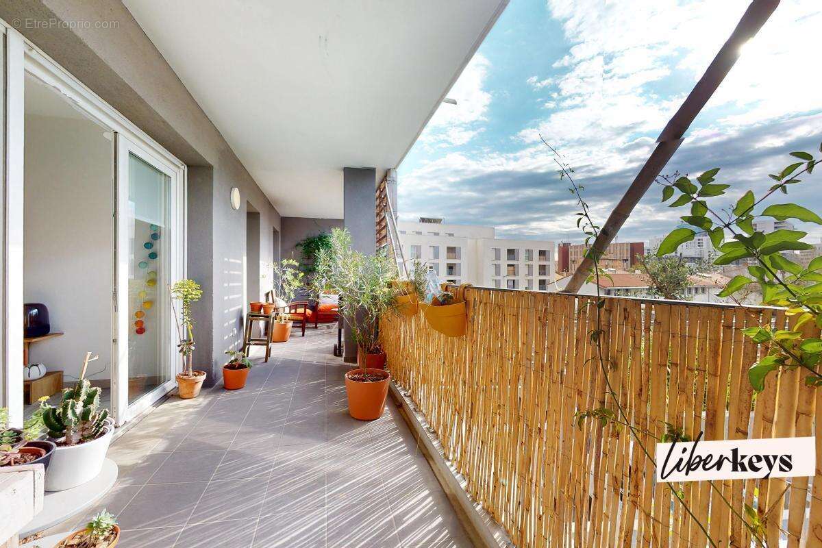Appartement à MARSEILLE-3E