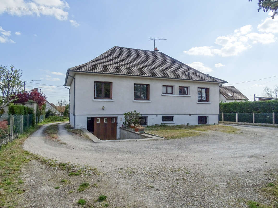 Maison à GIEVRES