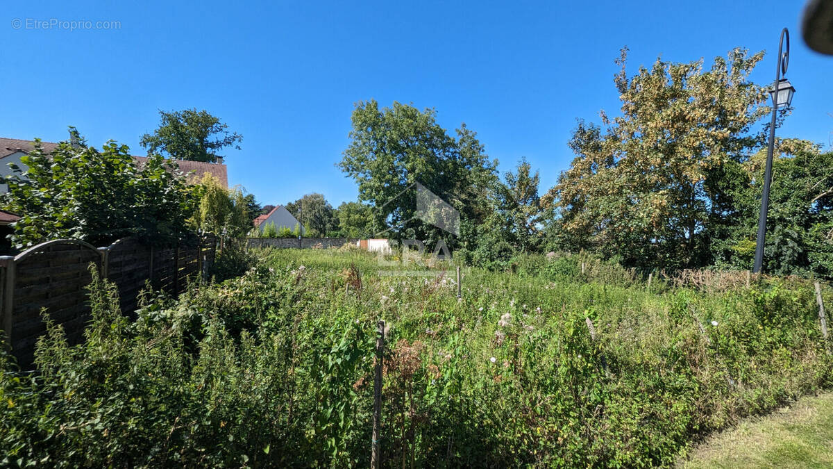 Terrain à JAGNY-SOUS-BOIS