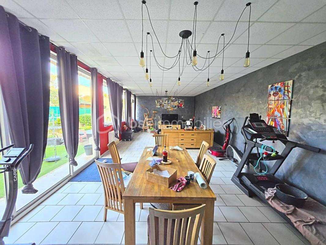 Commerce à PIERRELATTE