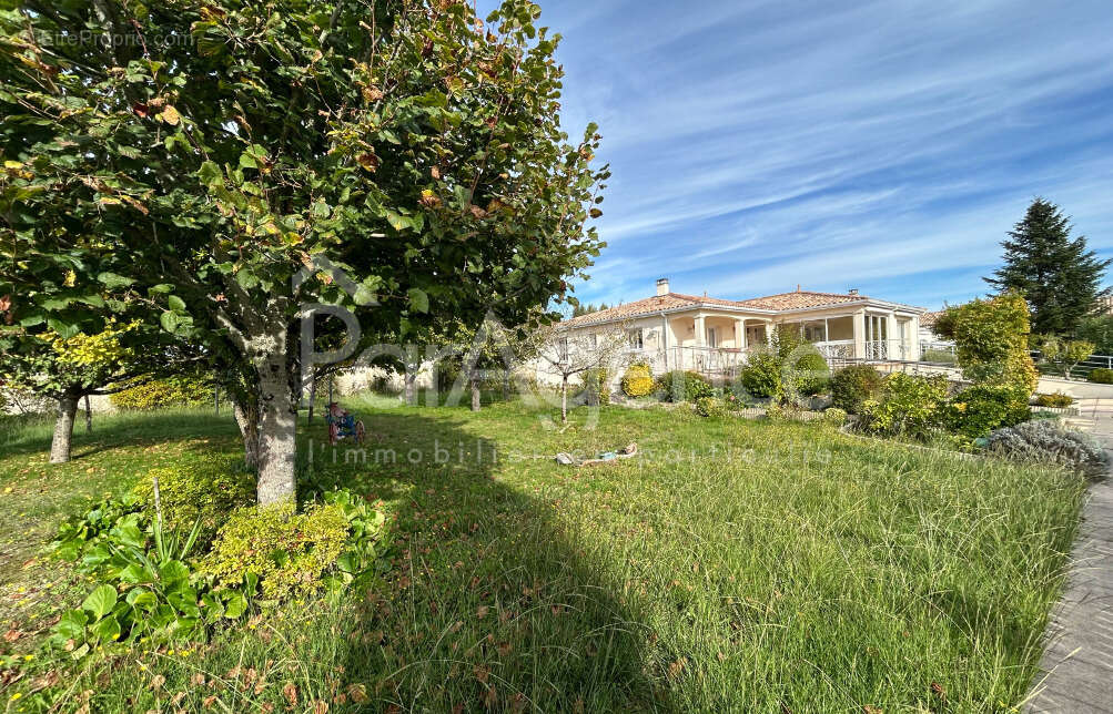 Maison familiale avec beau terrain arboré - photo 18