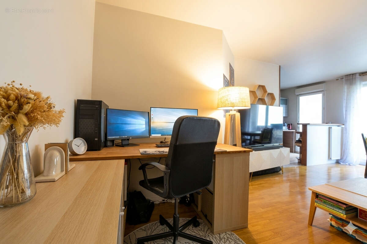 Appartement à COURBEVOIE