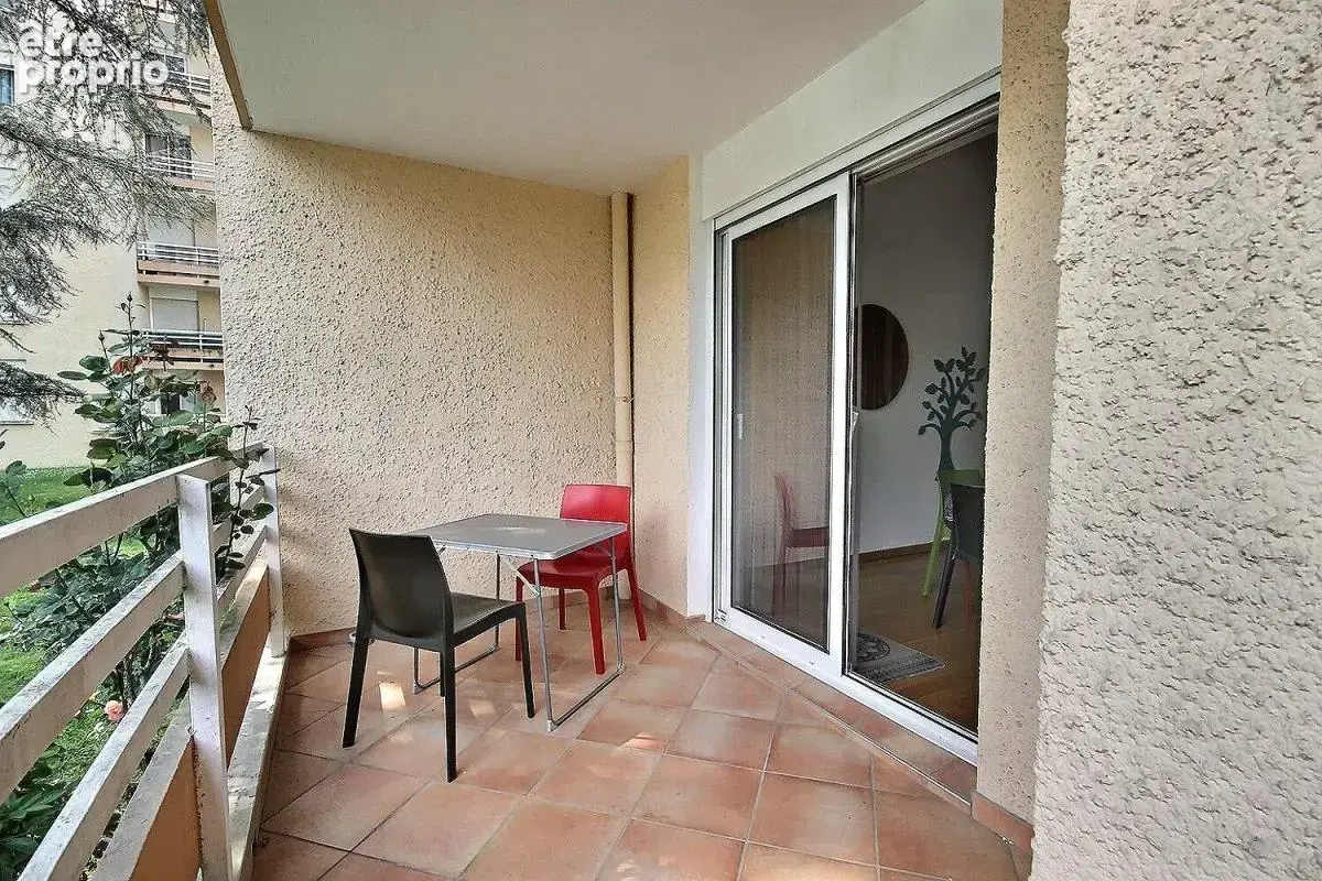 Billère hauteurs — appartement t2 lumineux de 77 m² avec potentiel de transformation - photo 2