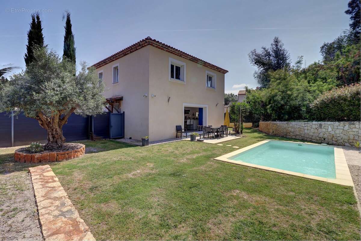 Maison à PEGOMAS