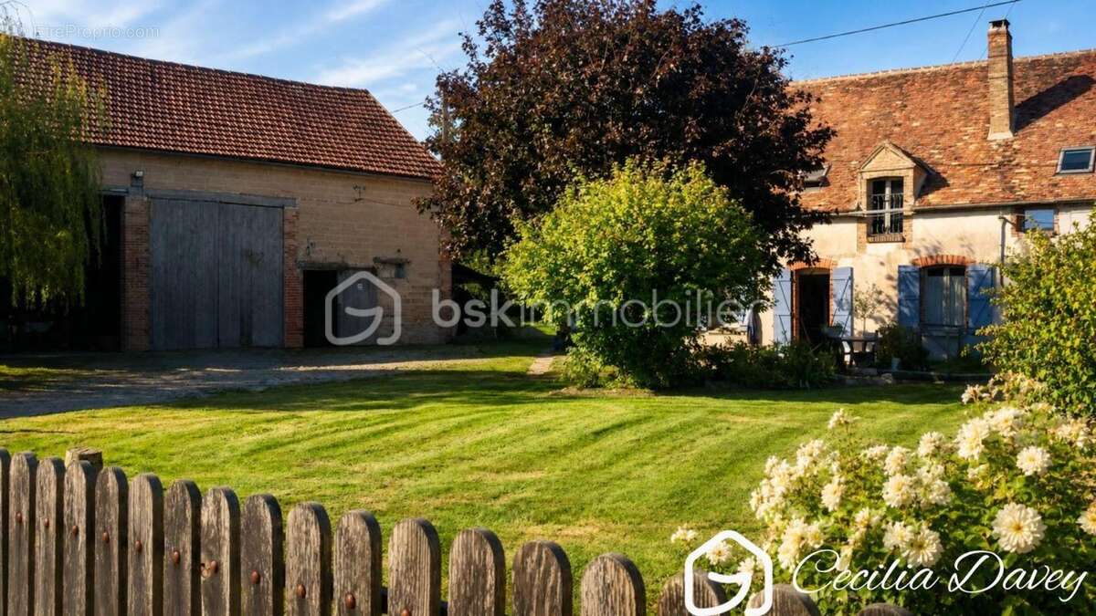 *** Nouveauté : Coup de cœur assuré pour cette belle Maison de caractère entièrement rénovée avec sa dépendance de 110m², atelie - photo 6
