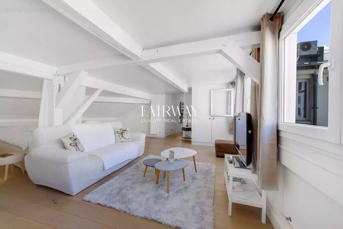 Appartement à PARIS-16E