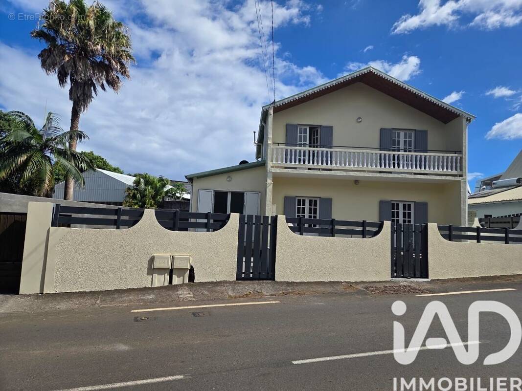 Photo 1 - Maison à SAINT-JOSEPH