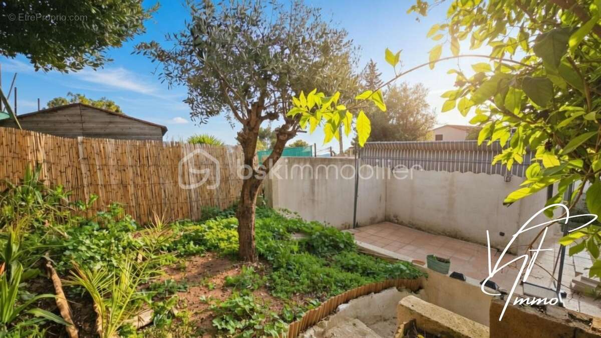 Maison à LE CASTELLET