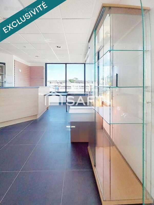 Commerce 103 m² à Saint-Gildas-Des-Bois  - photo 4