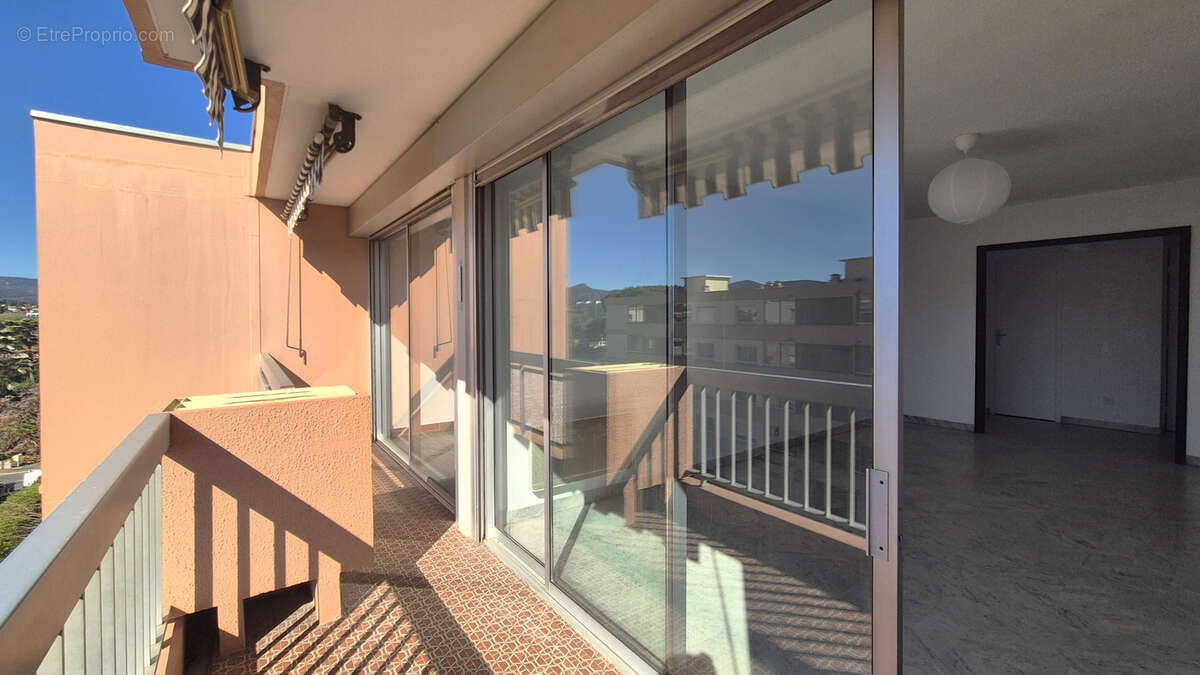 Appartement à MANDELIEU-LA-NAPOULE