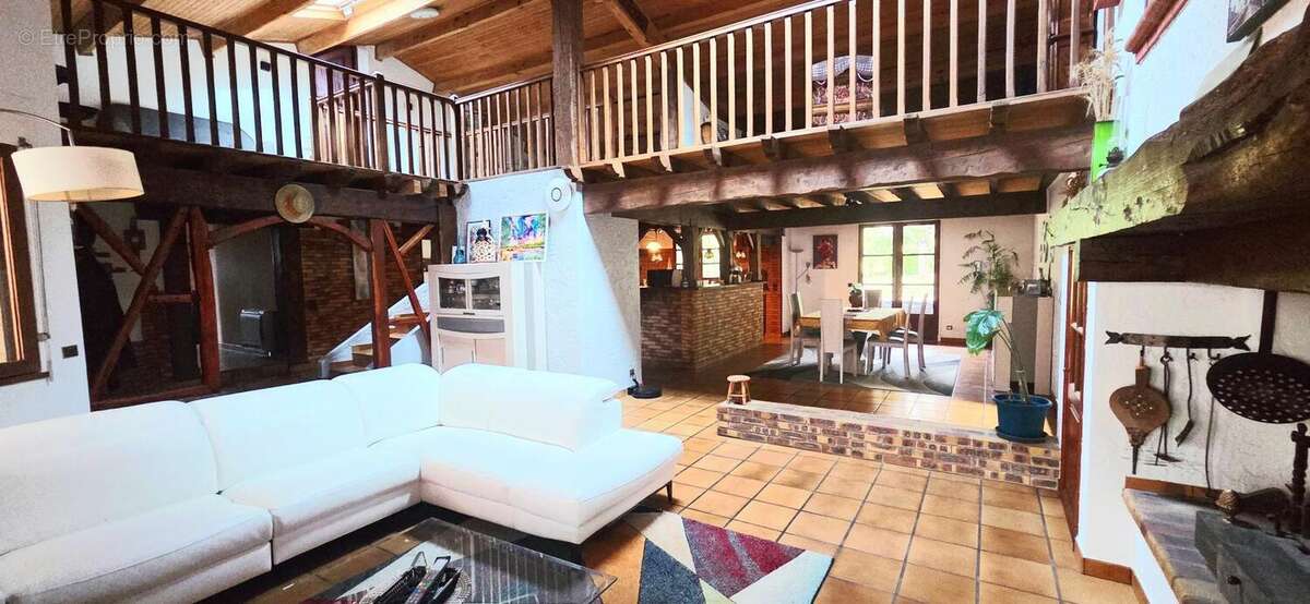 Maison à BEAUMONT-SUR-LEZE