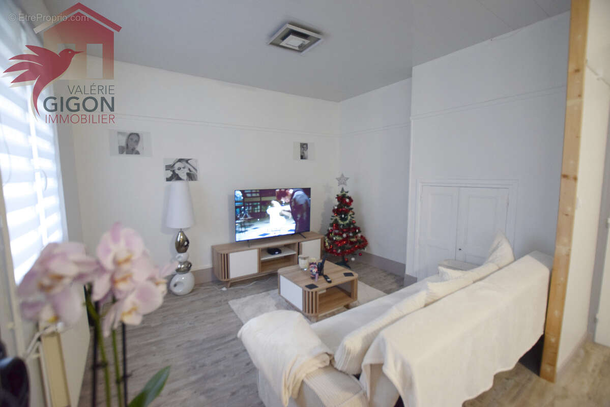 Appartement à GRAND-CHARMONT