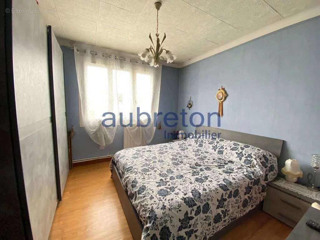 Maison à ECHIROLLES