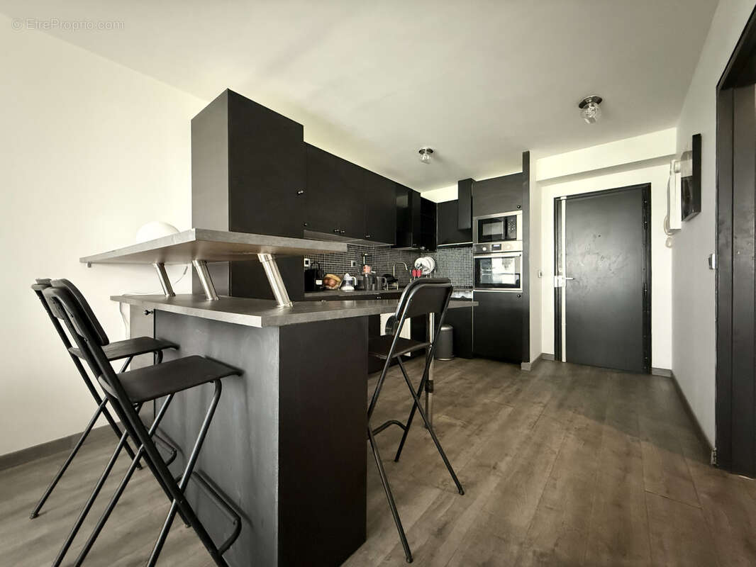 Appartement à COURBEVOIE
