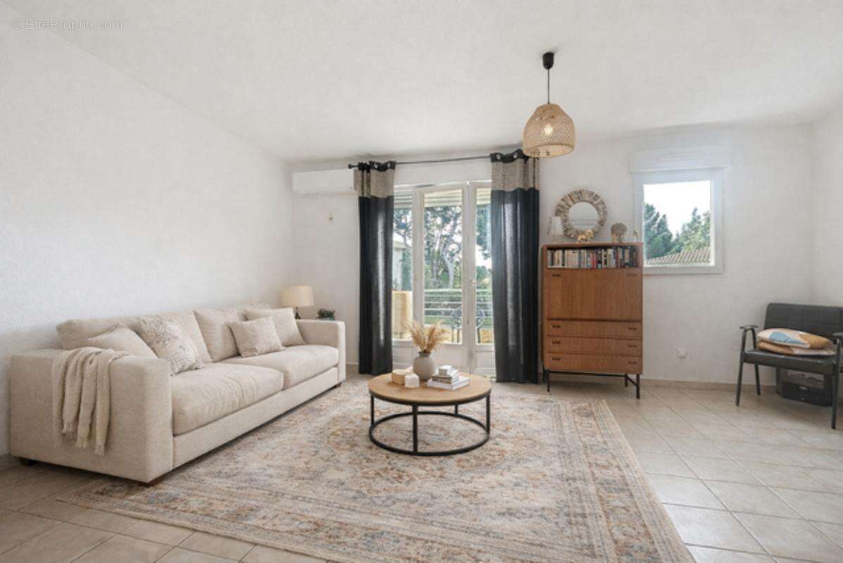 Appartement à VILLENEUVE-LES-AVIGNON