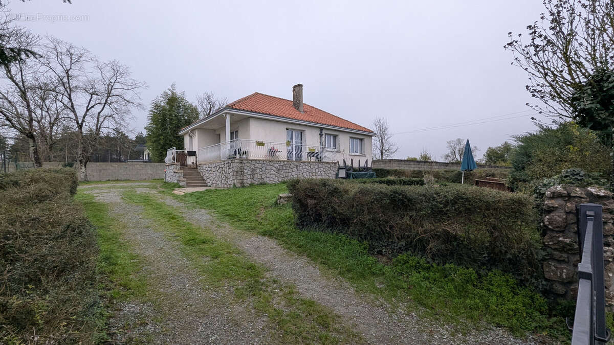 Terrain à NIORT