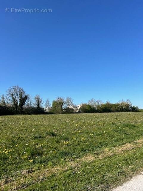 Terrain à COURVILLE-SUR-EURE