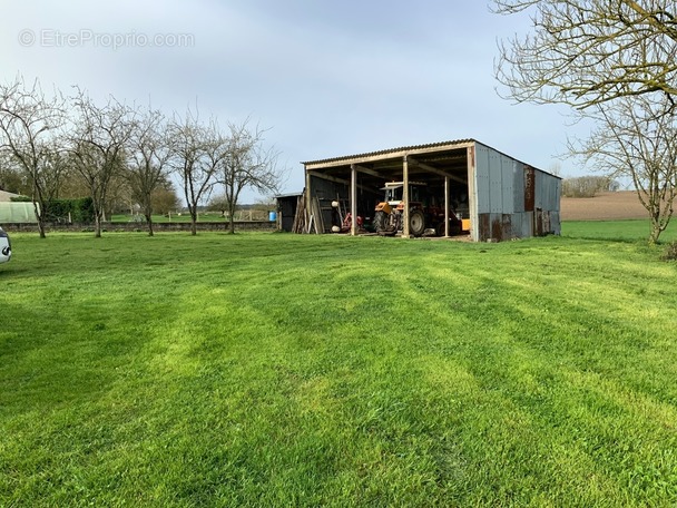 Maison à COUSSAY-LES-BOIS
