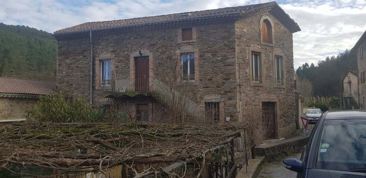 Maison à LA VERNAREDE