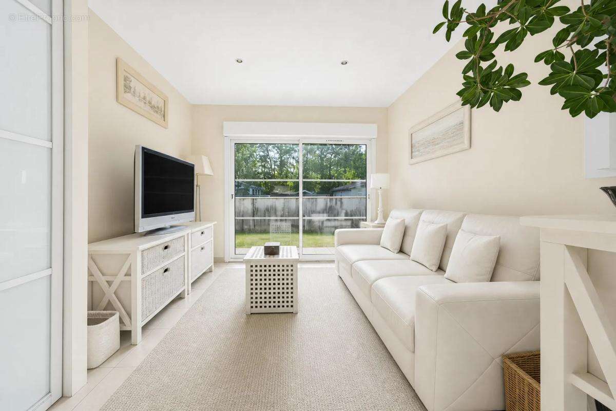 Maison louée 10 pièces 180 m² à Parempuyre - photo 15