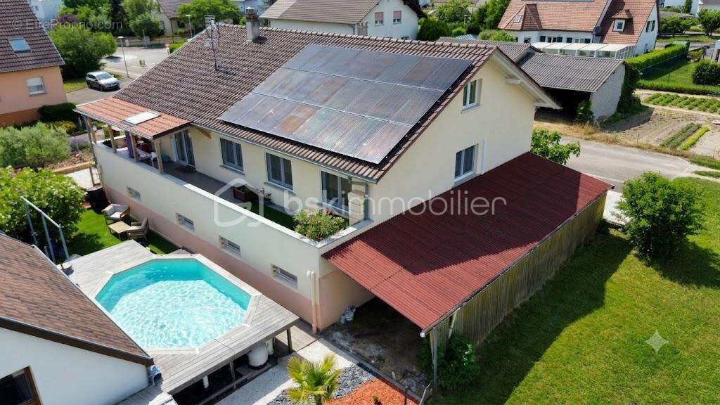VILLAGE-NEUF – MAISON INDIVIDUELLE 213 m² – 213 m² habitables • Piscine • Photovoltaïque • Pompe à chaleur • À 2 min de la Suiss - photo 21