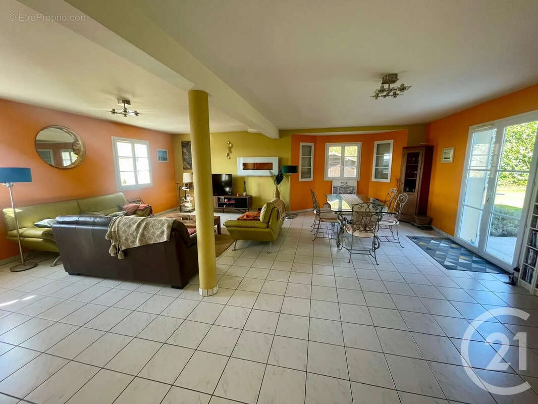 Maison à MONTGE-EN-GOELE