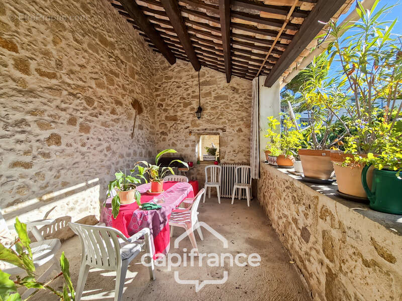 Maison à ROQUEMAURE