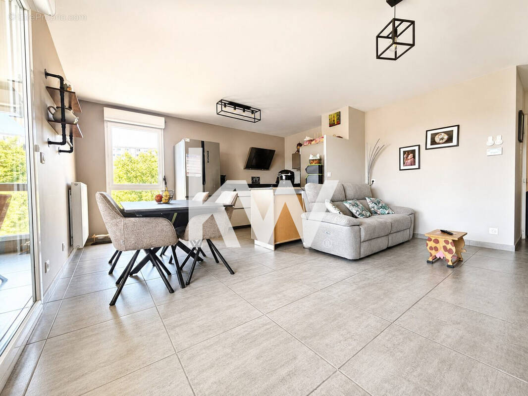 Appartement à BRON
