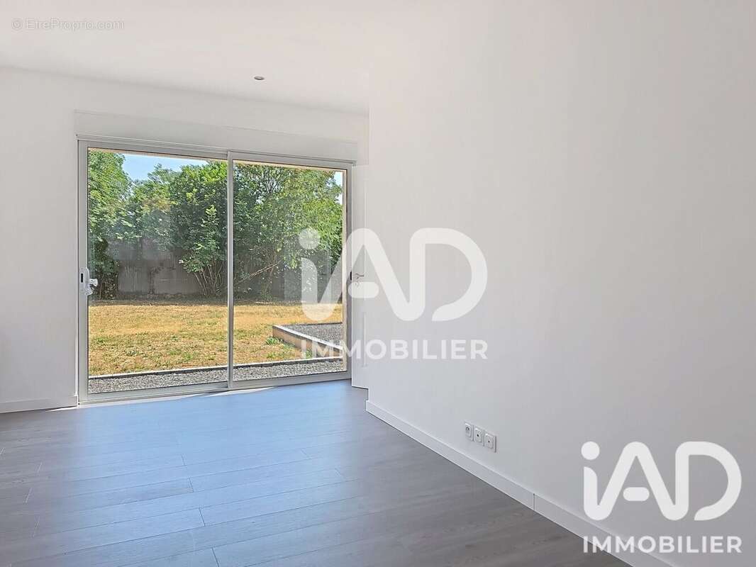 Maison 130 m² à Usson-Du-Poitou  - photo 9