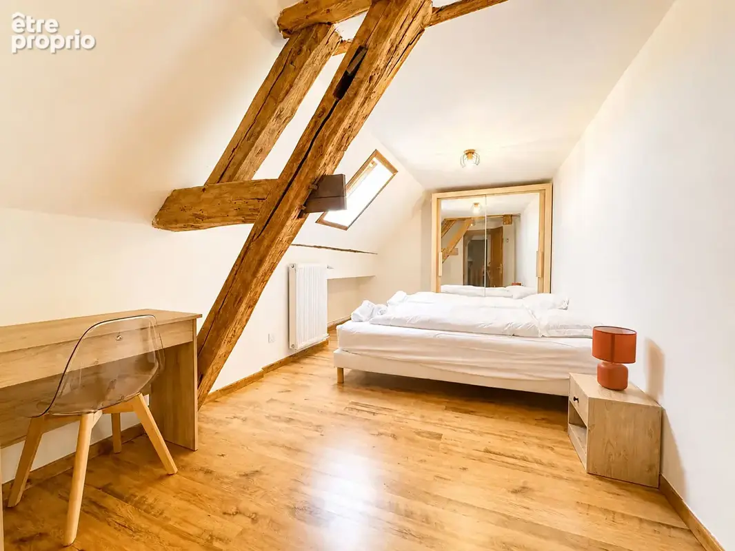 Immeuble dans village viticole : MURS d'un fonds de commerce de 104 m2 + T5 libre de 156 m2 avec 100 m2 de pièce de vie - Cave v - photo 6