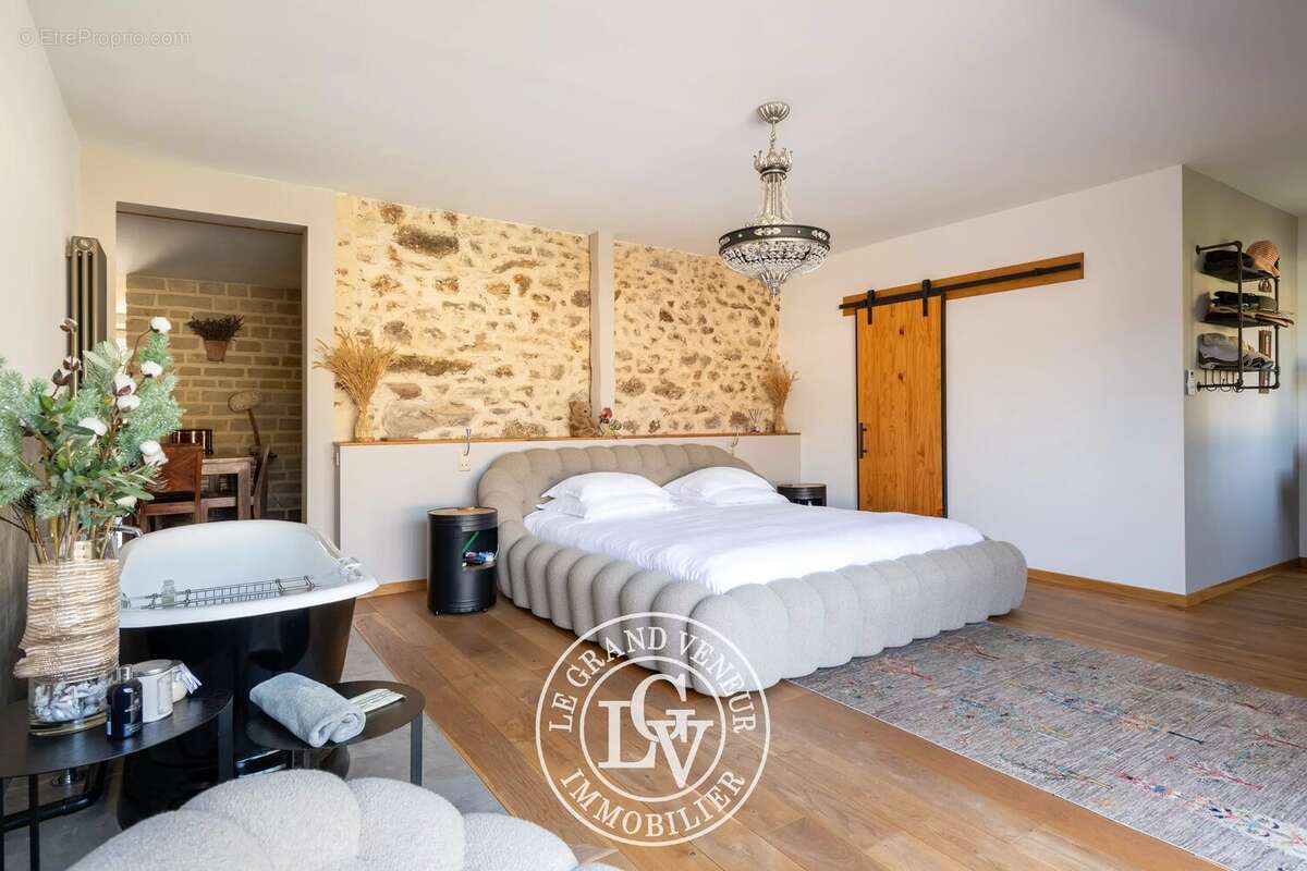 Proche barbizon - propriété traditionnelle et dépendance - 4 chambres - garage double - cave - piscine - jardin paysager - photo 29