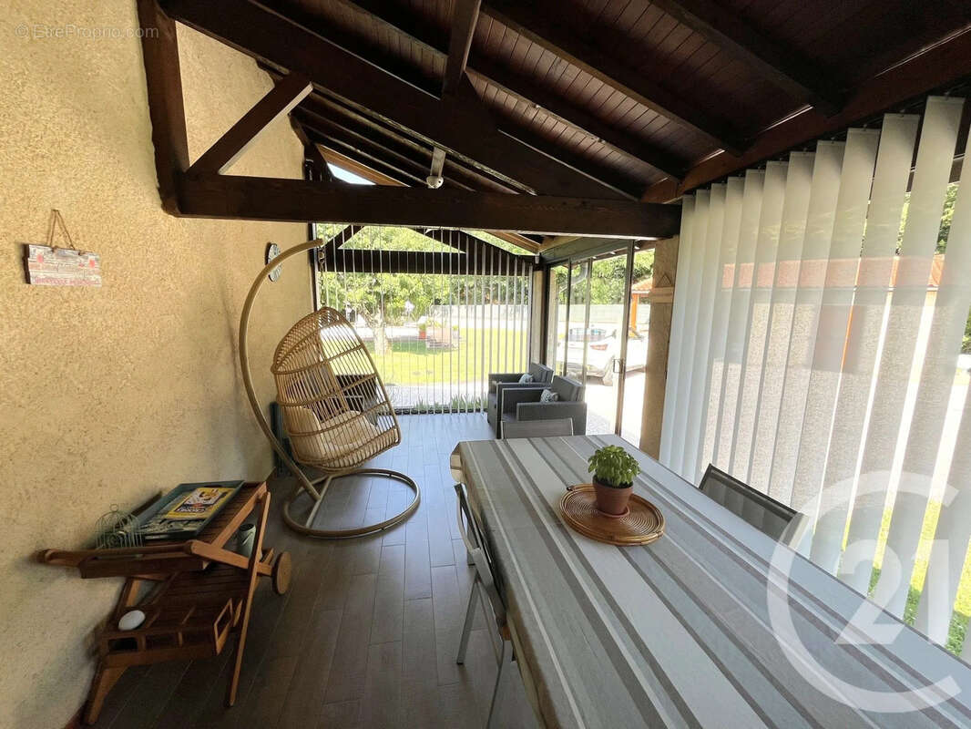 Maison à LACROIX-FALGARDE