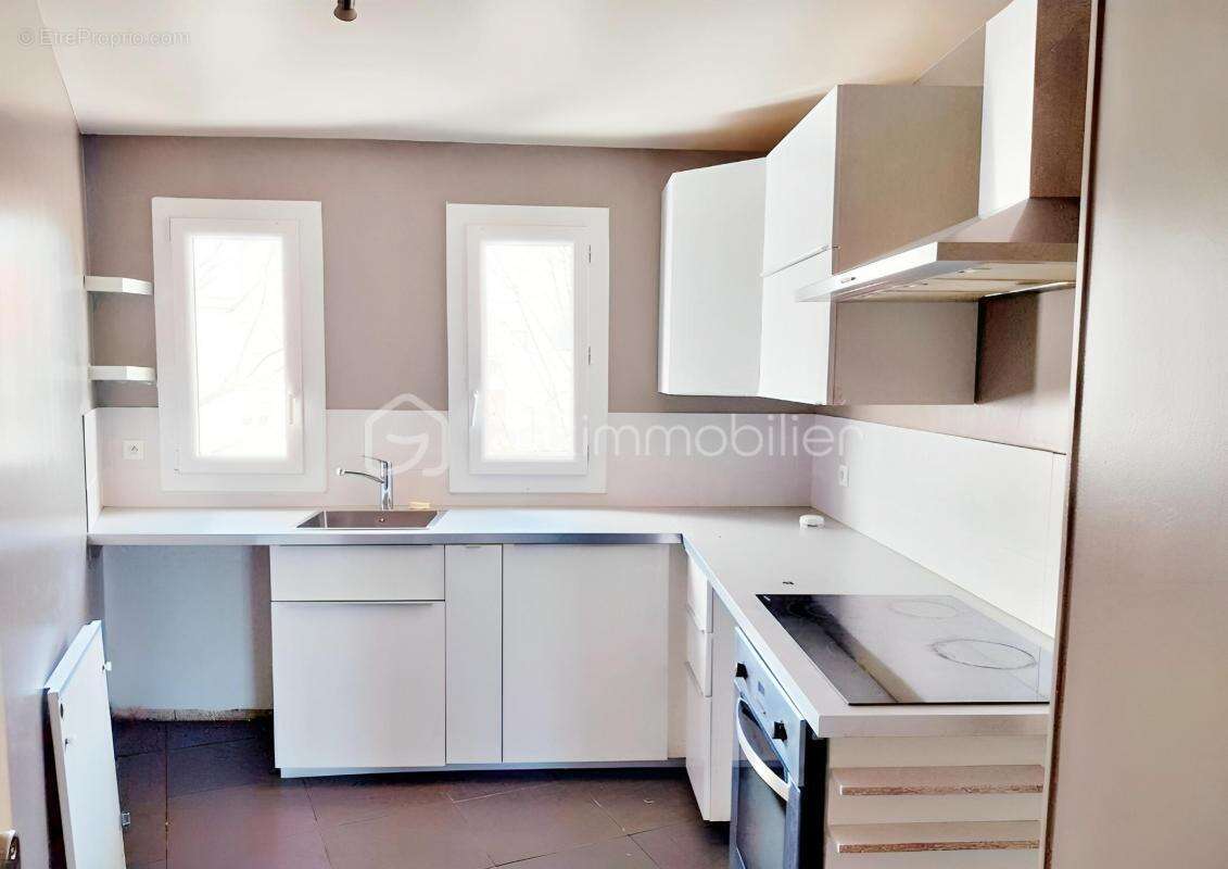 Appartement à VOISINS-LE-BRETONNEUX