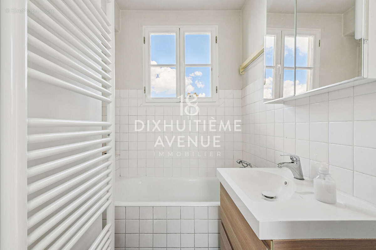 Appartement à PARIS-18E