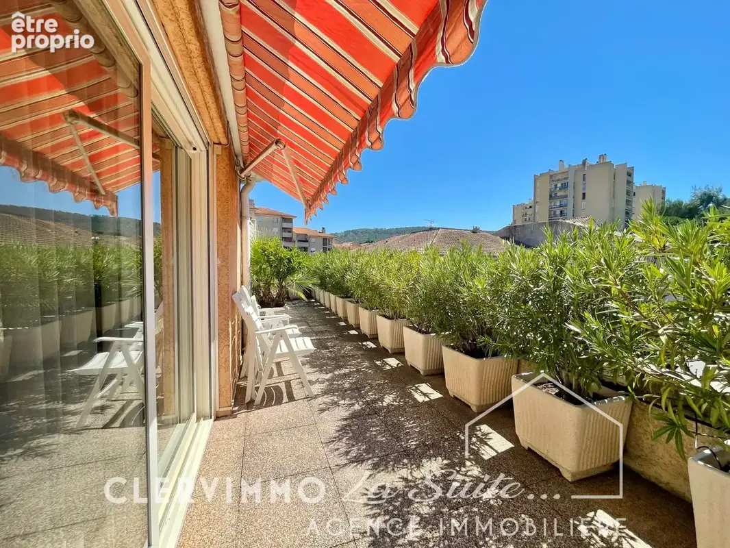 Dernier etage - 115 m2 - un exterieur d'exception de 110 m2 - aubagne - photo 5