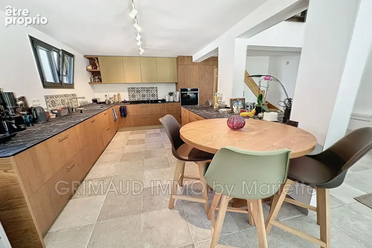 Maison 156 m² à La Garde-Freinet  - photo 7