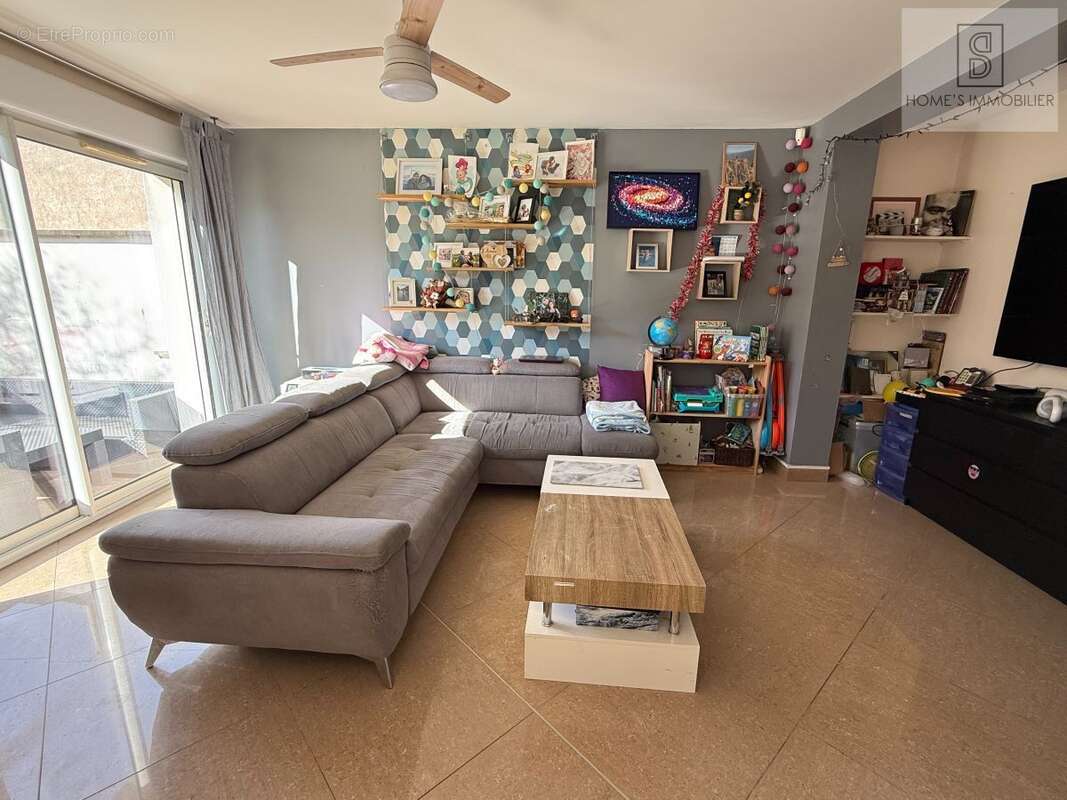 Appartement à LES PAVILLONS-SOUS-BOIS
