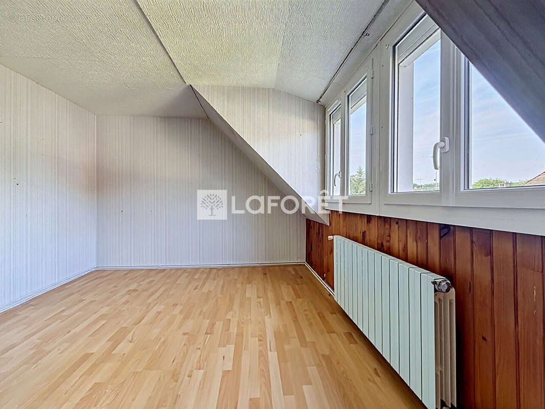 Laforêt Luzarches - Maison Seugy 5 pièce(s) 100 m2 - photo 9