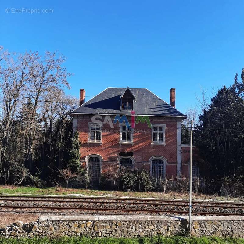 À vendre - ancienne gare  - secteur moussac - photo 2