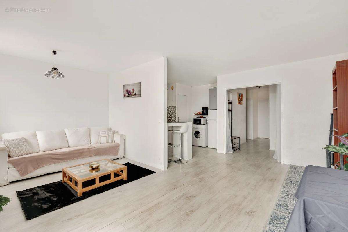 Appartement à L'ILE-SAINT-DENIS