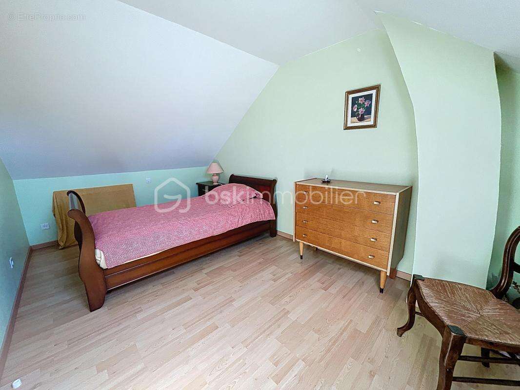 Maison à SAINT-PIERRE-LES-NEMOURS