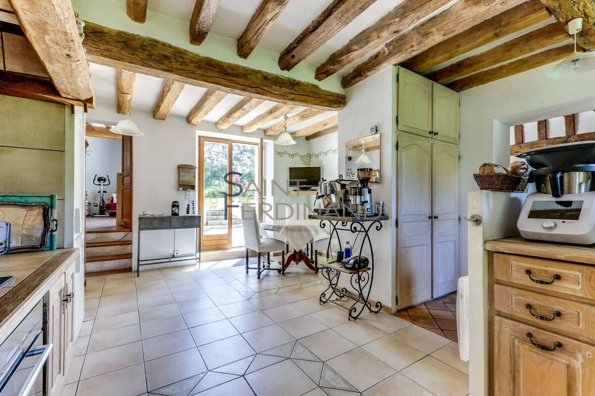 Maison à SAINT-CYR-SOUS-DOURDAN