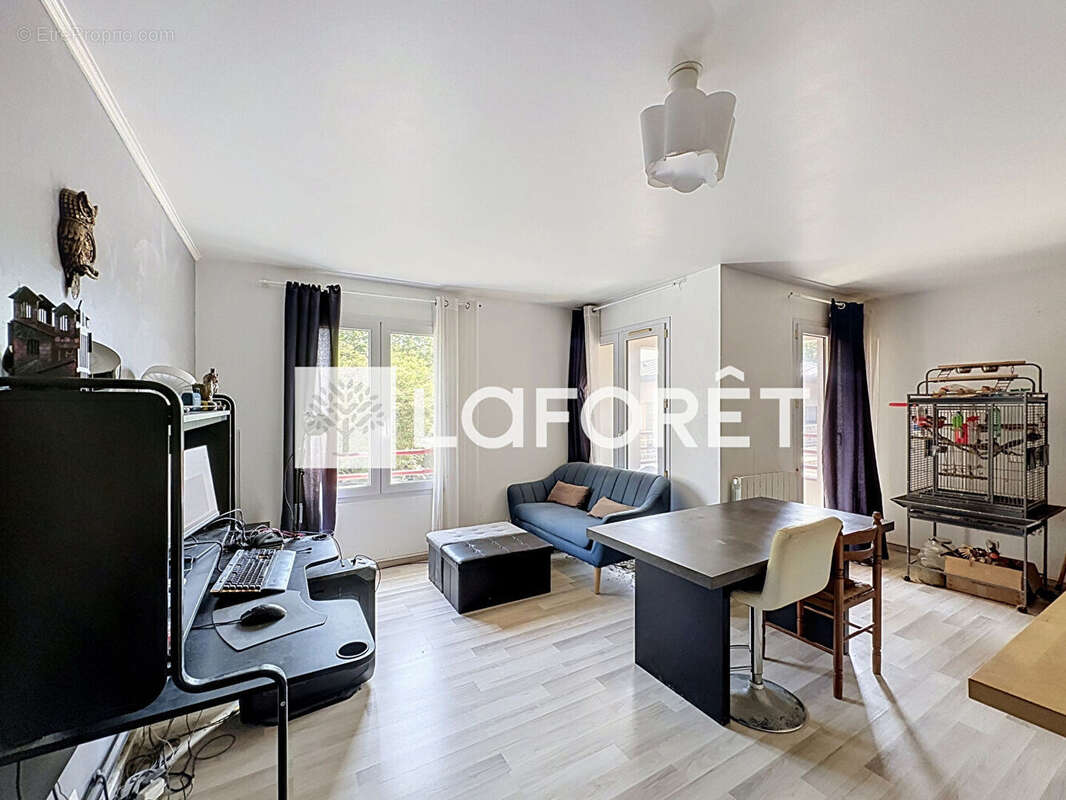 Appartement à MOISSY-CRAMAYEL
