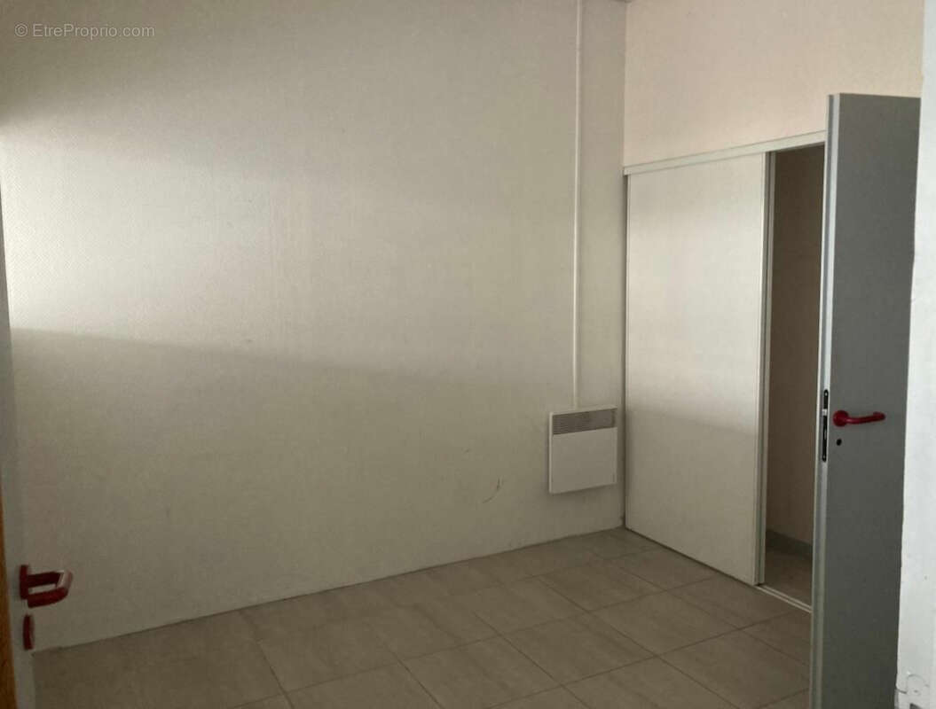 Autre à TONNAY-CHARENTE