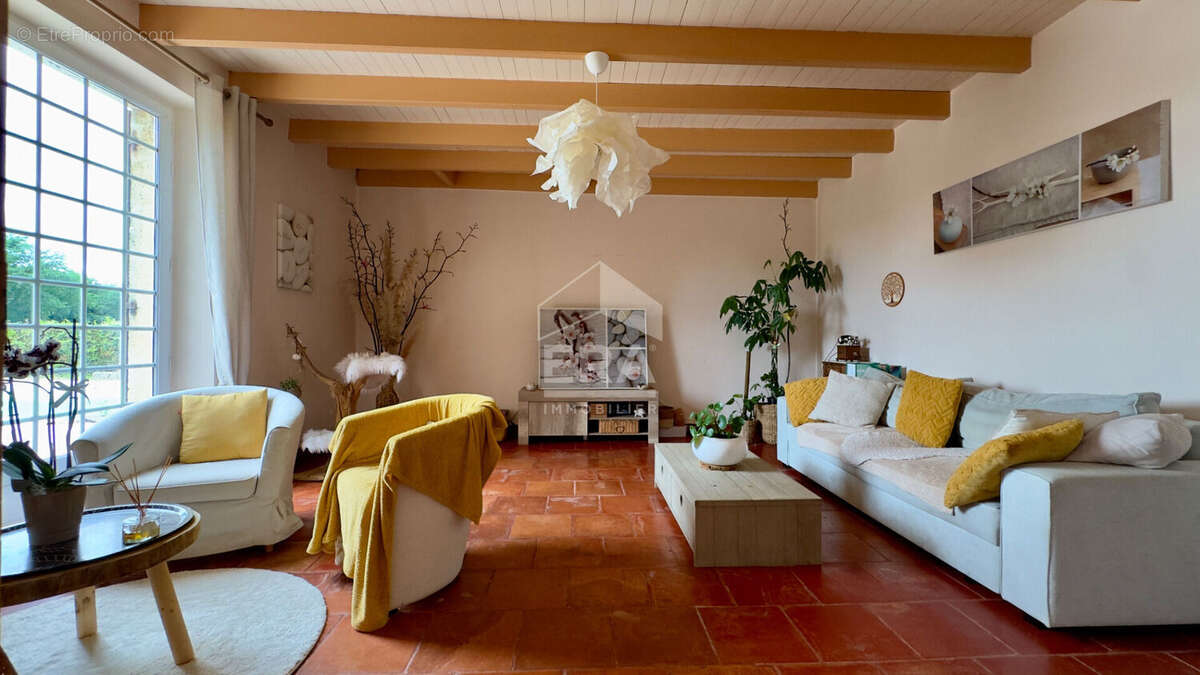 Maison à FOUGUEYROLLES