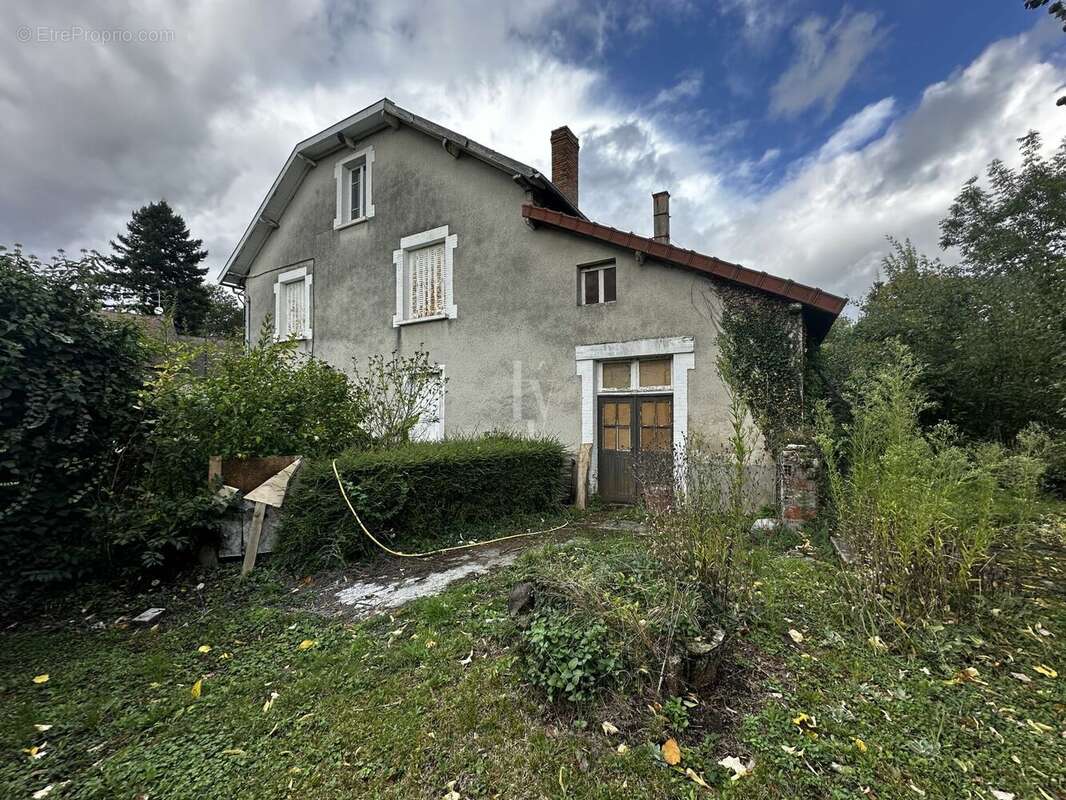 Maison à SAINT-GERMAIN-LES-BELLES